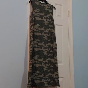 🌼 3 for $10 Sleeveless Camo Maxi Dress